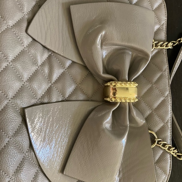 Large Betsey Johnson Quilted Tan and Gold Tote with Chain Handles - Picture 5 of 7